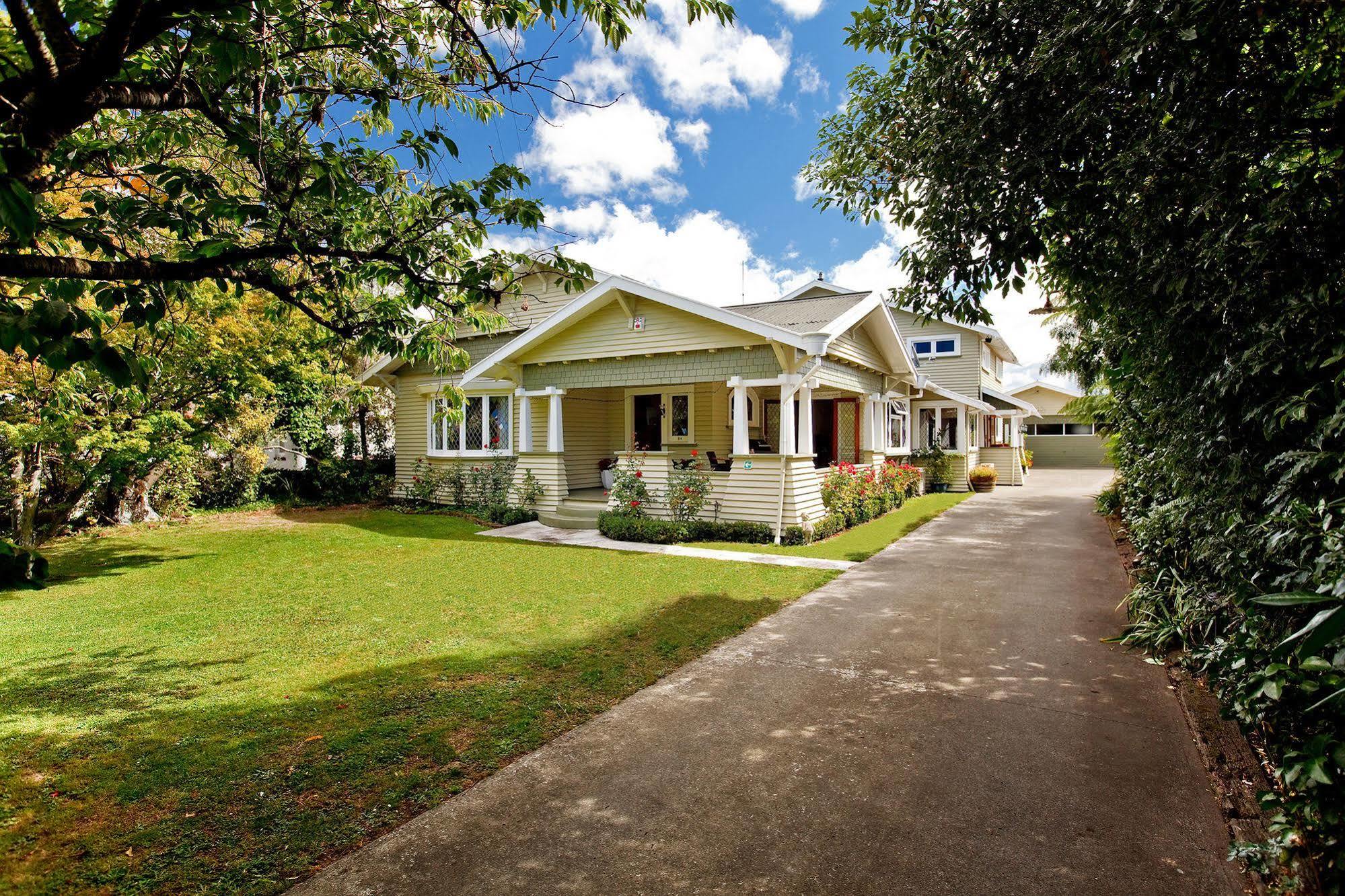 Tresco Blenheim Aparthotel Exterior photo